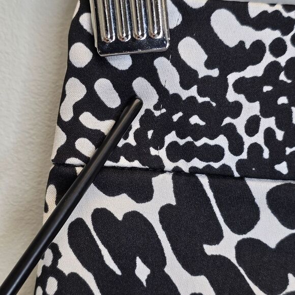 Express Women's 0 Black and White Abstract Print Dressy Satin Shorts - Picture 16 of 16